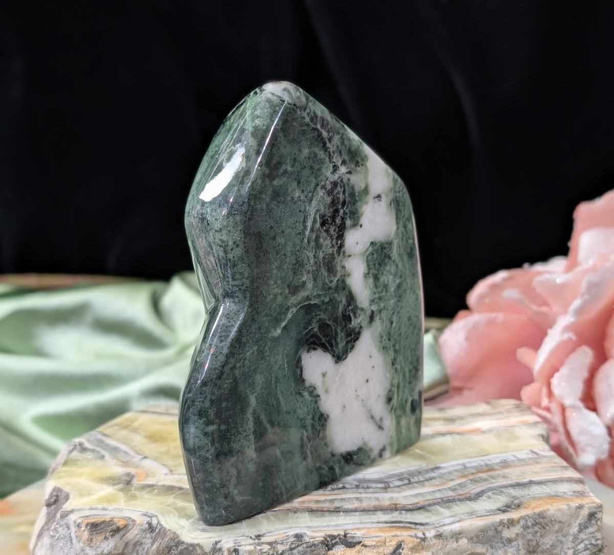 Serpentine and UV Reactive Calcite Freeform