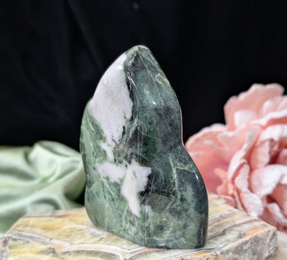 Serpentine and UV Reactive Calcite Freeform