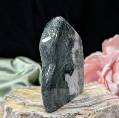 Serpentine and UV Reactive Calcite Freeform