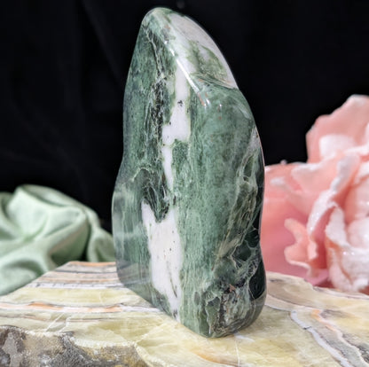 Serpentine and UV Reactive Calcite Freeform