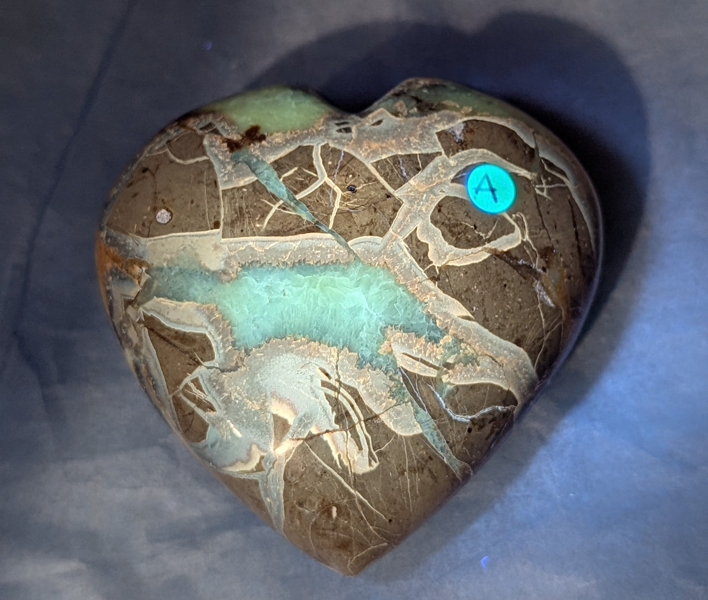 UV Reactive Puffy Septarian Heart