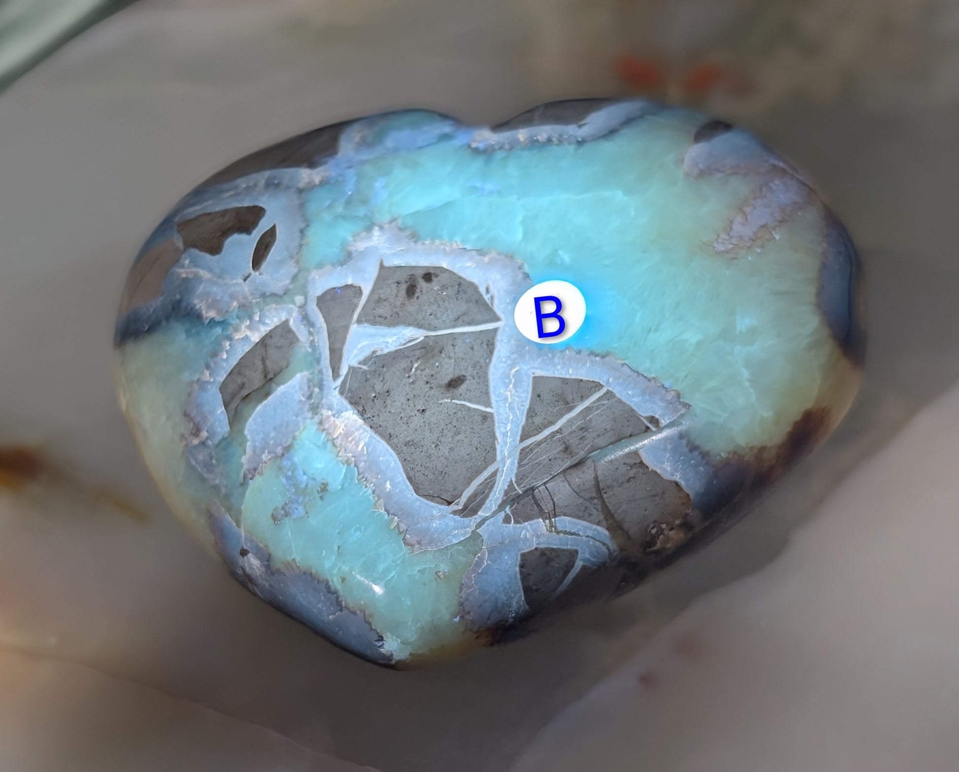 UV Reactive Puffy Septarian Heart