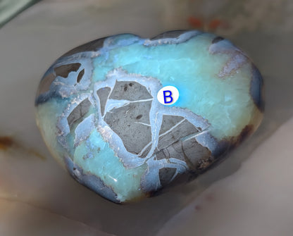 UV Reactive Puffy Septarian Heart