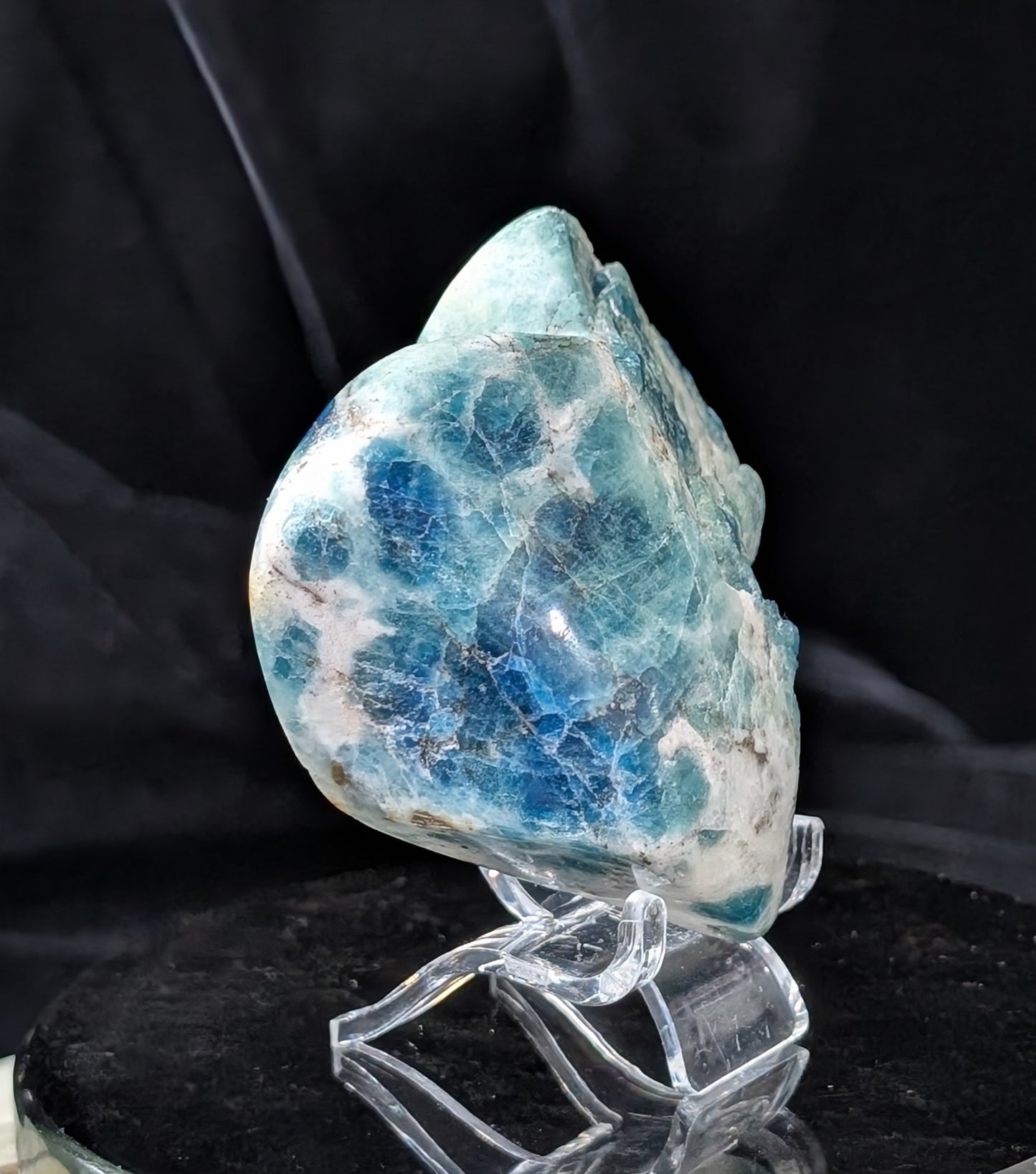 UV Reactive Sodalite Freeform
