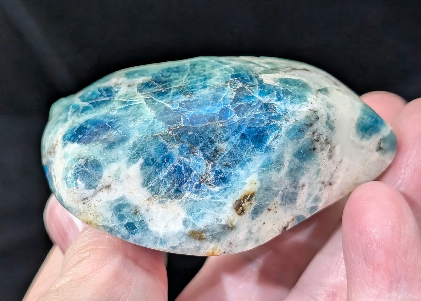 UV Reactive Sodalite Freeform