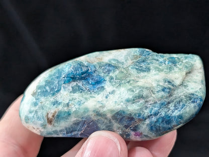 UV Reactive Sodalite Freeform
