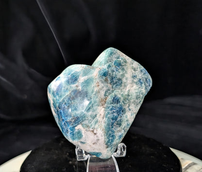 UV Reactive Sodalite Freeform