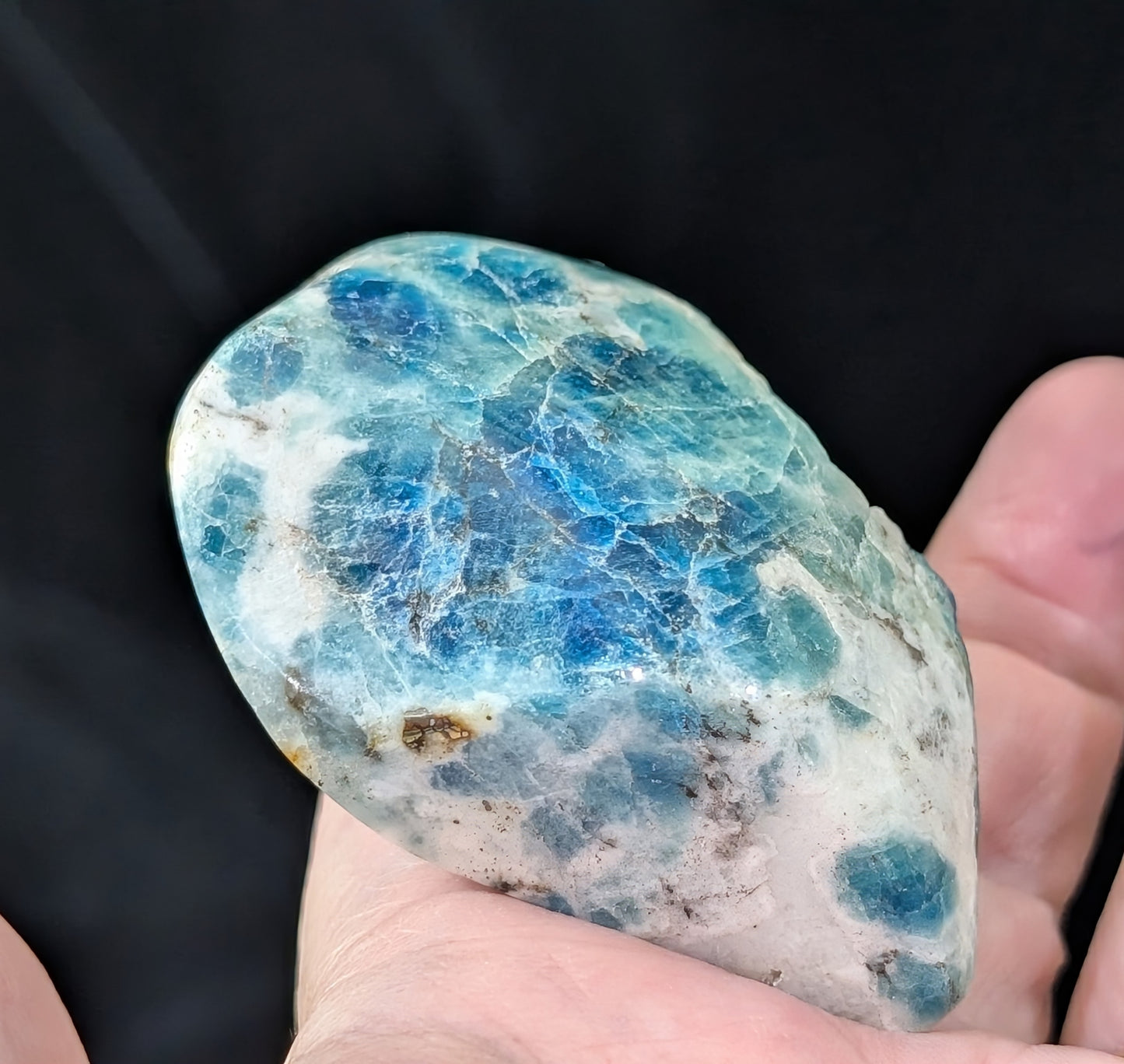 UV Reactive Sodalite Freeform