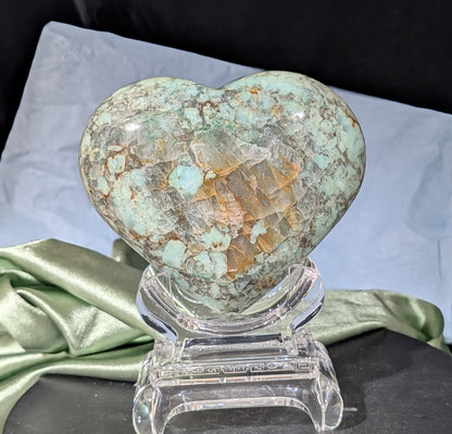 XL Turquoise in Quartz Heart 1A