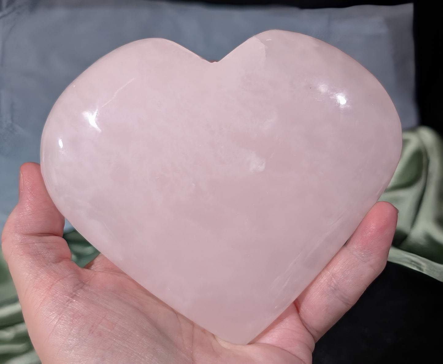XL UV Reactive Pink Mangano Heart