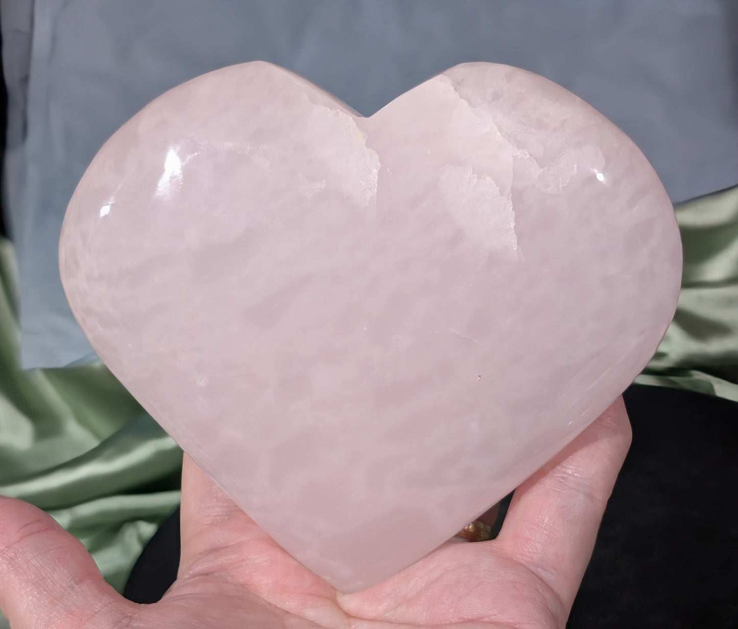 XL UV Reactive Pink Mangano Heart