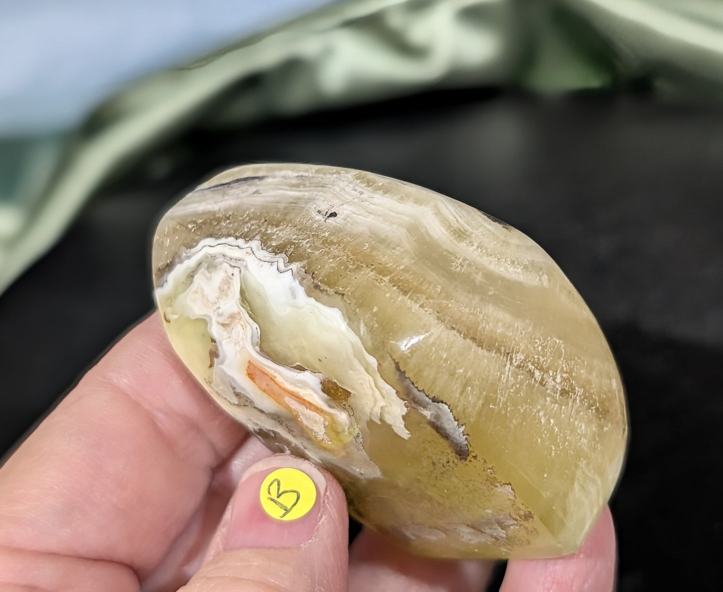 Yellow Brucite Freeform 1B3