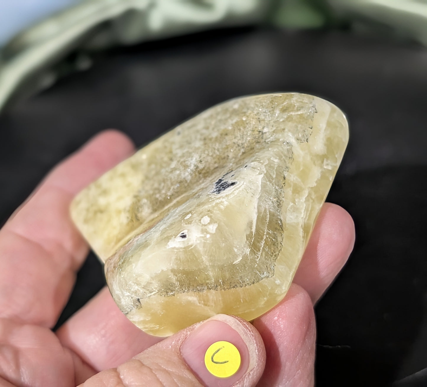 Yellow Brucite Freeform 1C4