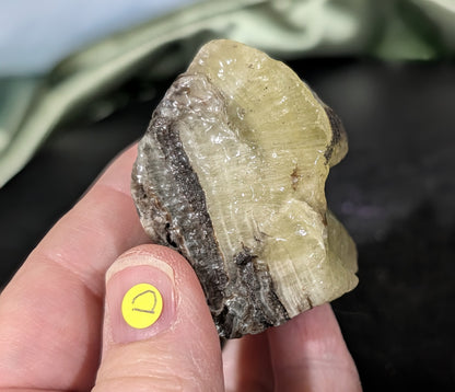 Yellow Brucite Freeform 1D3