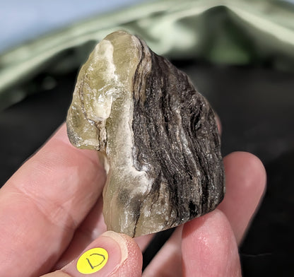 Yellow Brucite Freeform 1D4