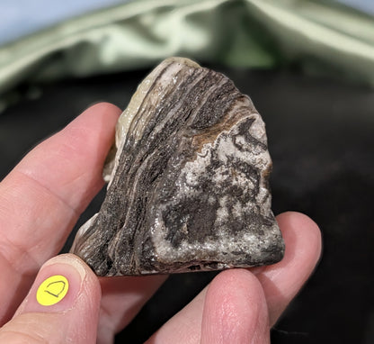 Yellow Brucite Freeform 1D5