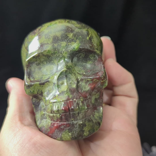 Dragon Bloodstone Skull