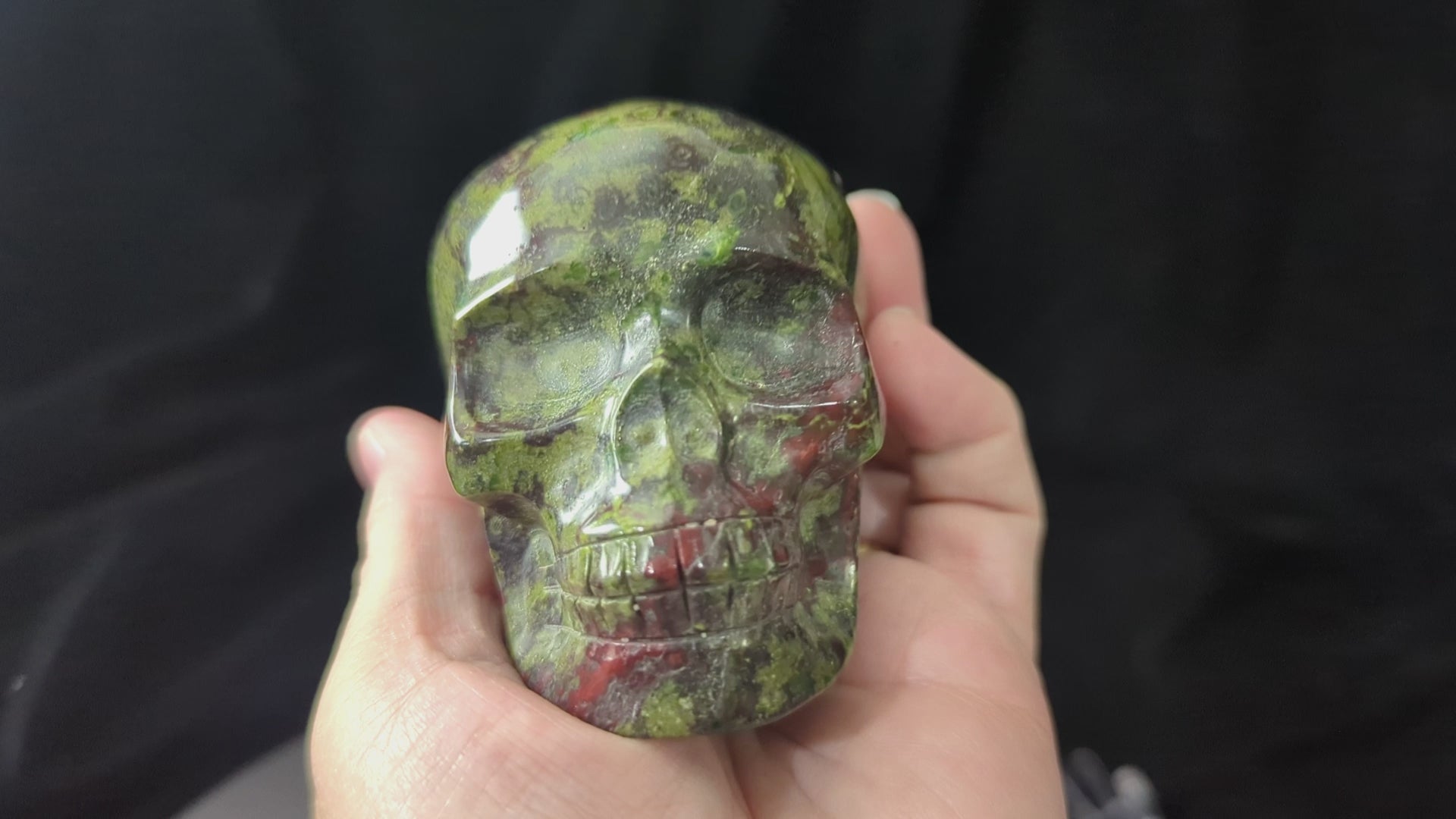Dragon Bloodstone Skull