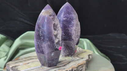 Grape Agate Spear Point Flames