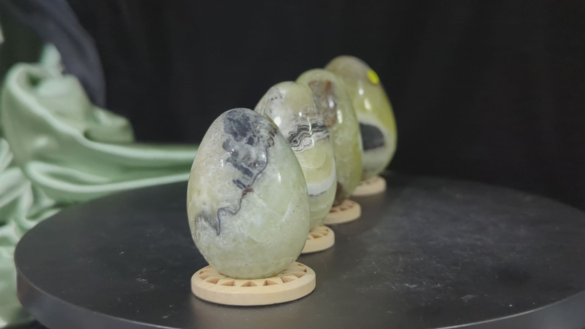 Brucite Eggs