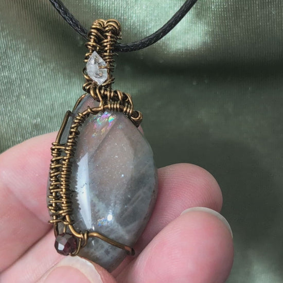 Flashy Labradorite Pendant