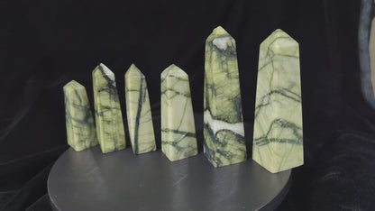 Serpentine and Calcite in Matrix Towers